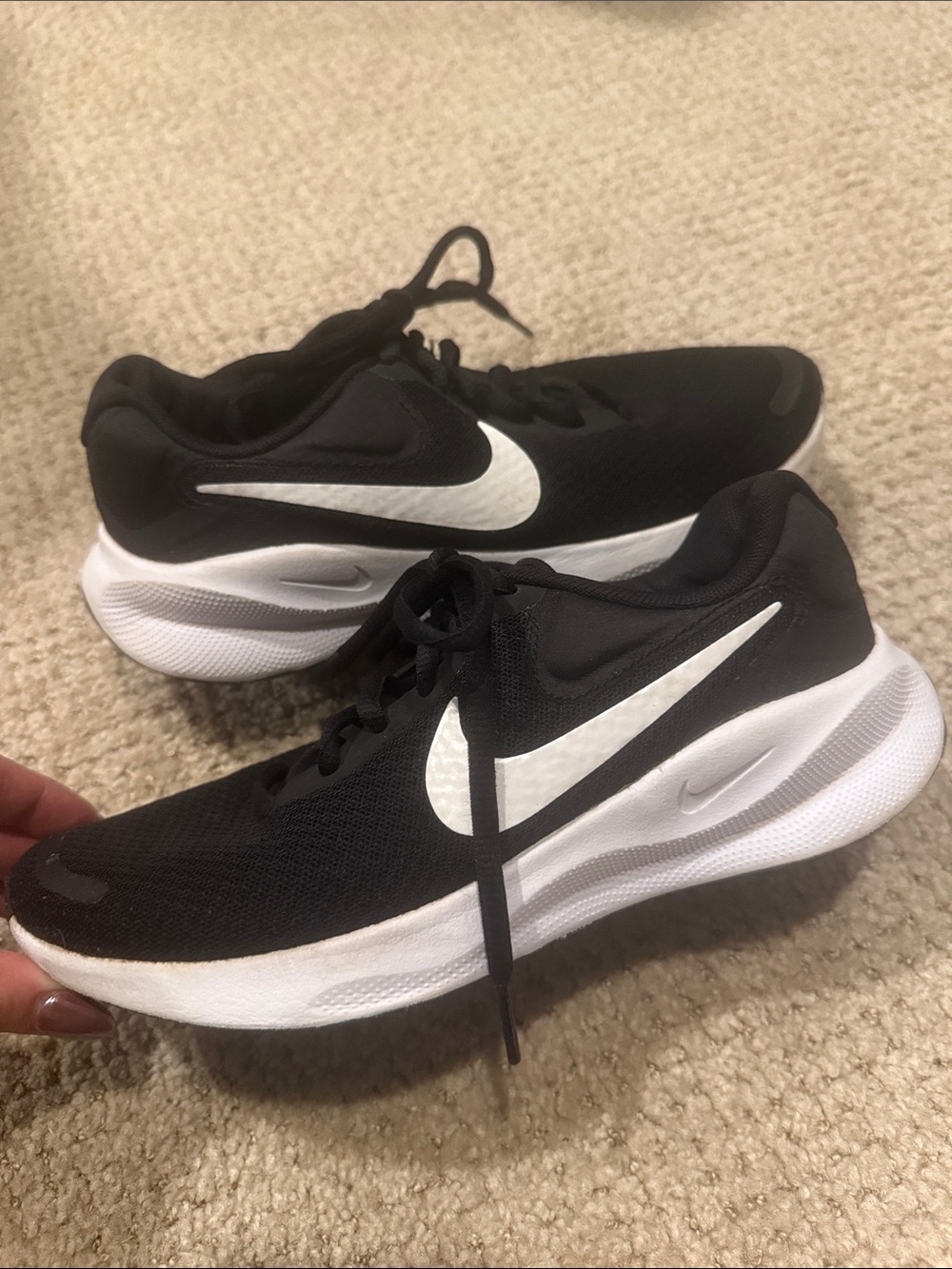 Nike Women's Black & White Athletic Running Sneakers
